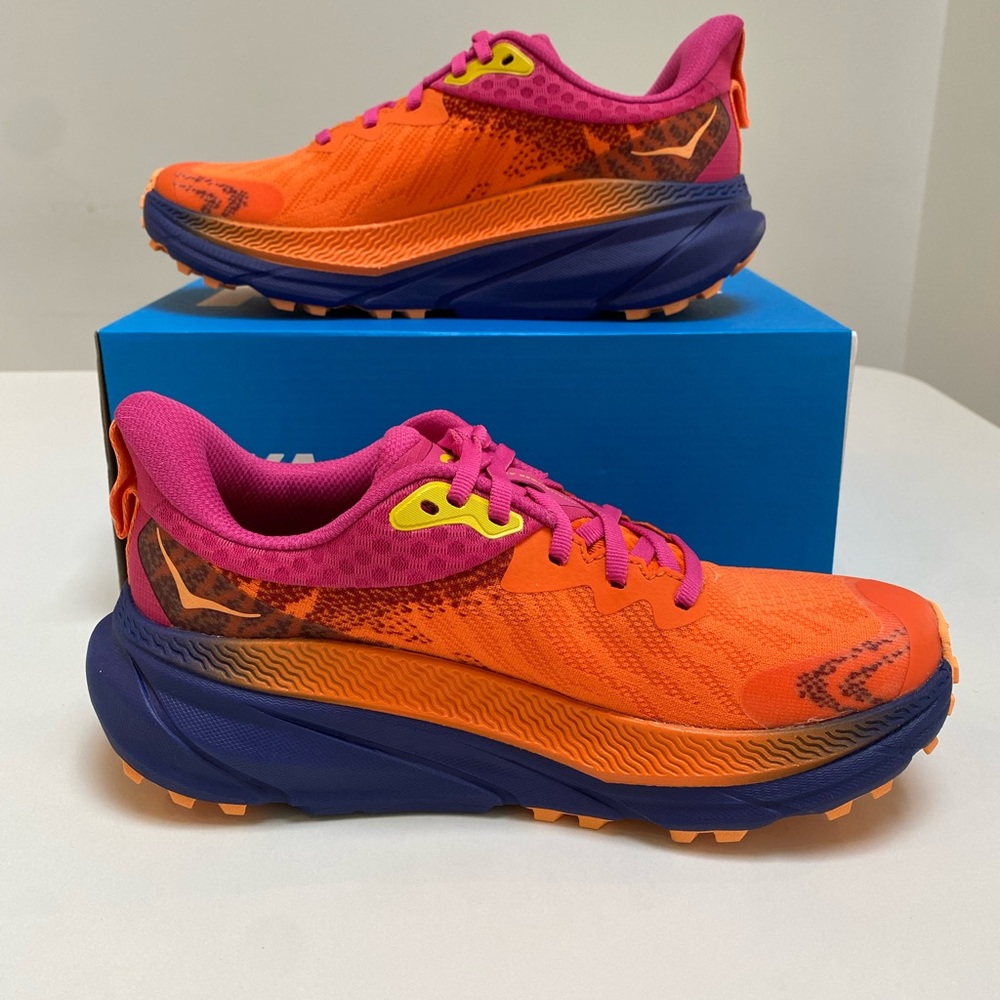 Hoka Women’s Challenger ATR 7 GTX Vibrant Orange/Pink Yarrow size 6 New in Box - Picture 4 of 8
